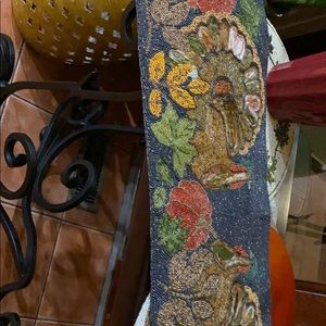 Beaded runner
